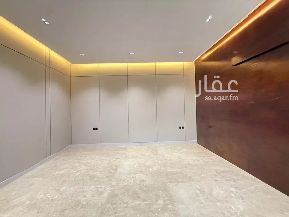 5 bedroom villa in Al Mahdiyyah 4