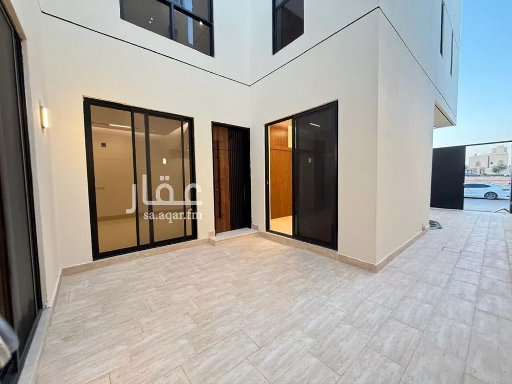 6 bedroom villa in Al Mahdiyyah 3