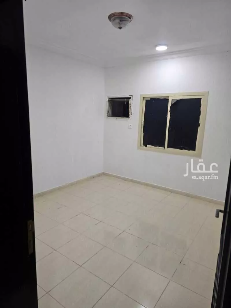 325 sqm building in Al Thuqbah 3