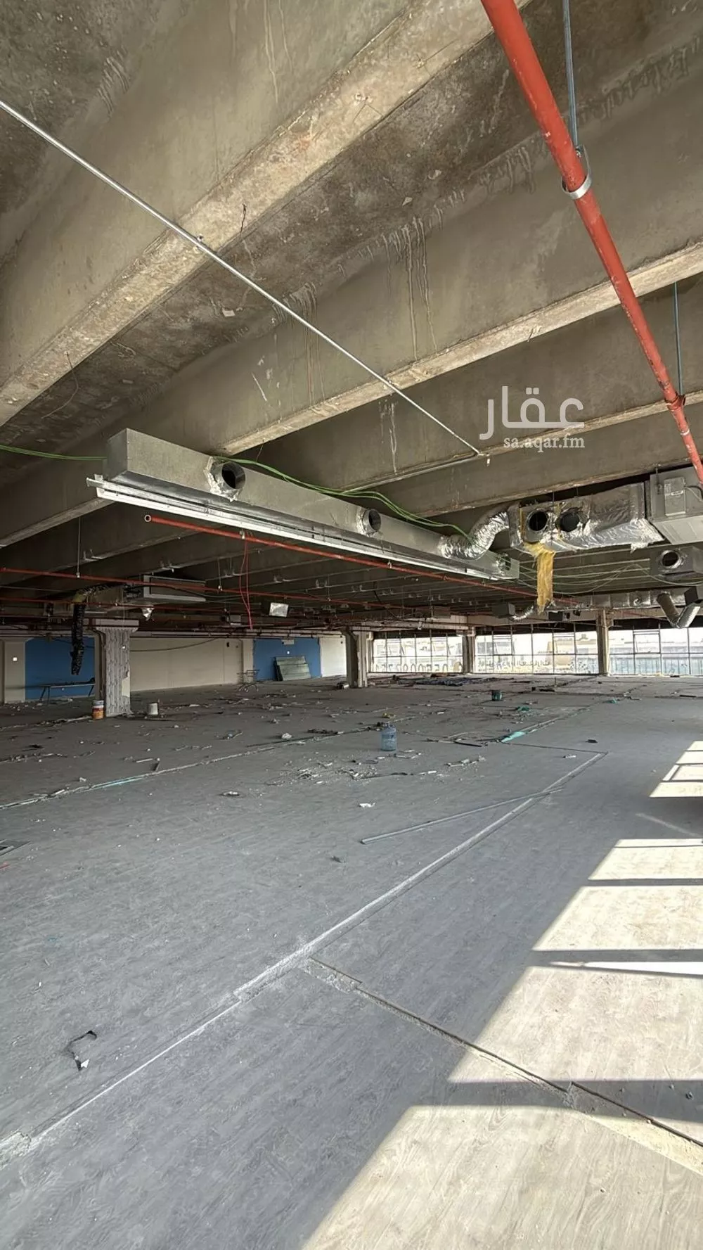 مكتب 630 م² في الروضة 4