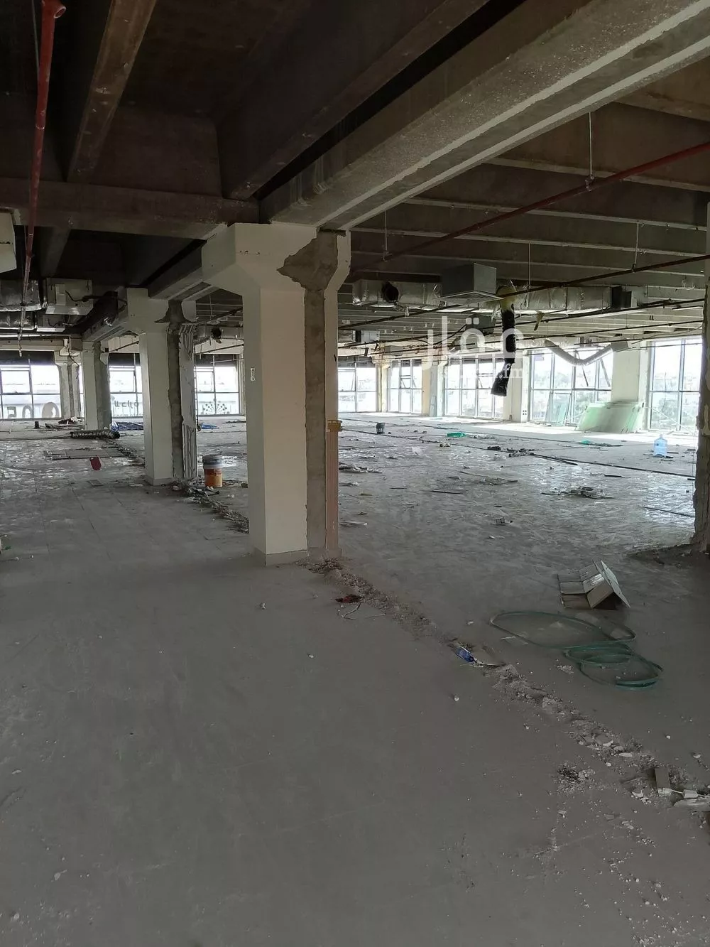 مكتب 1483 م² في الروضة 4