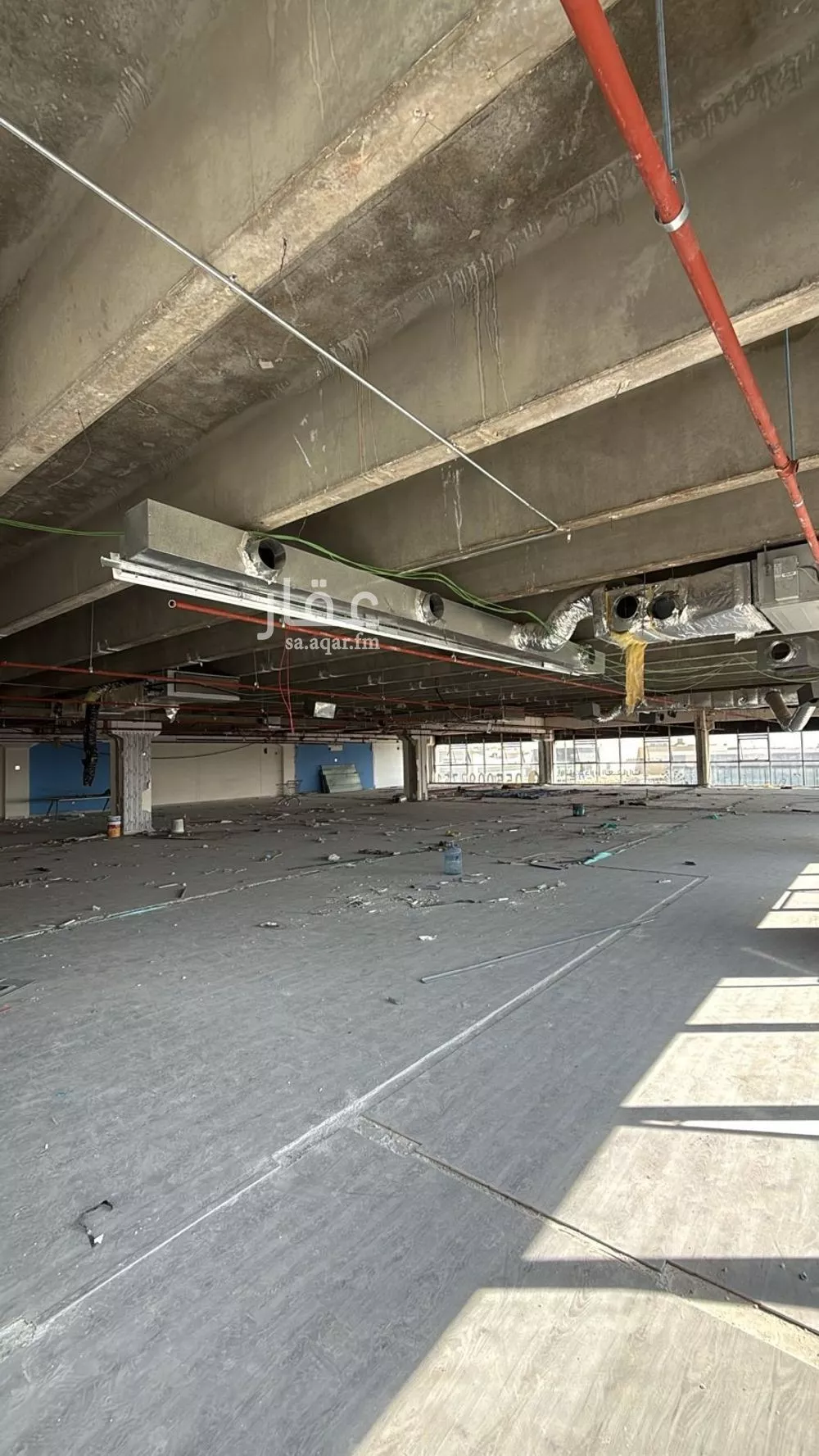 مكتب 830 م² في الروضة 4