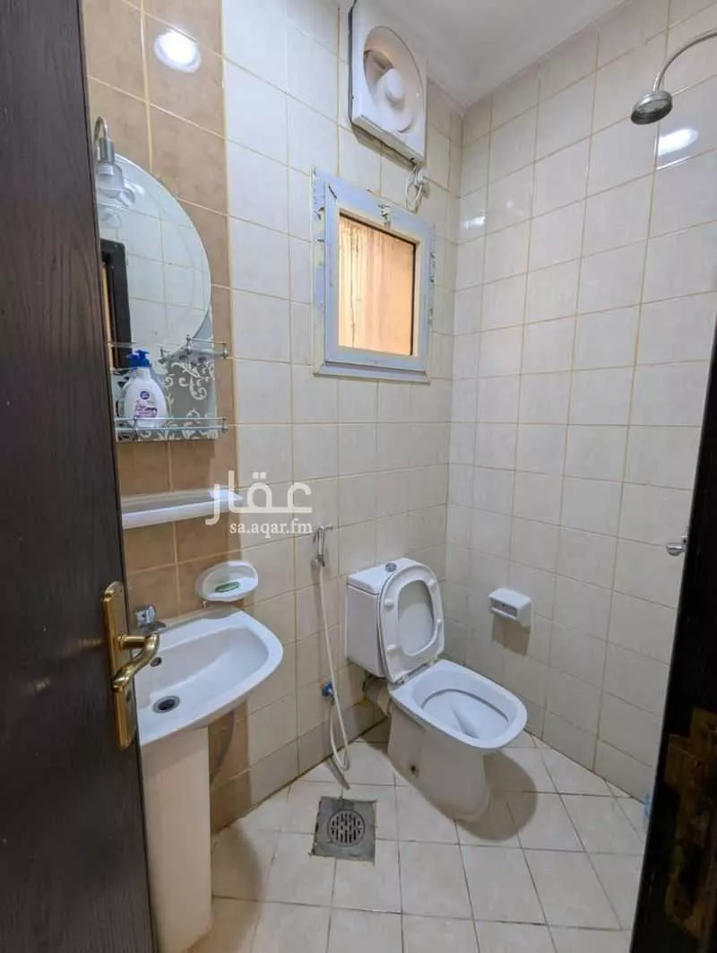 شقة 5 غرف في الحمراء و ام الجود 5