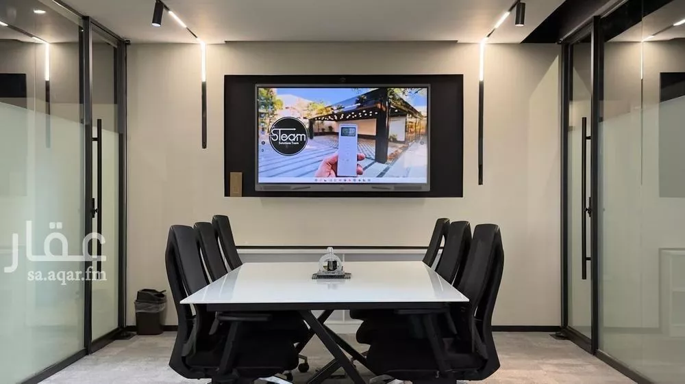 مكتب 12 م² في العليا 5