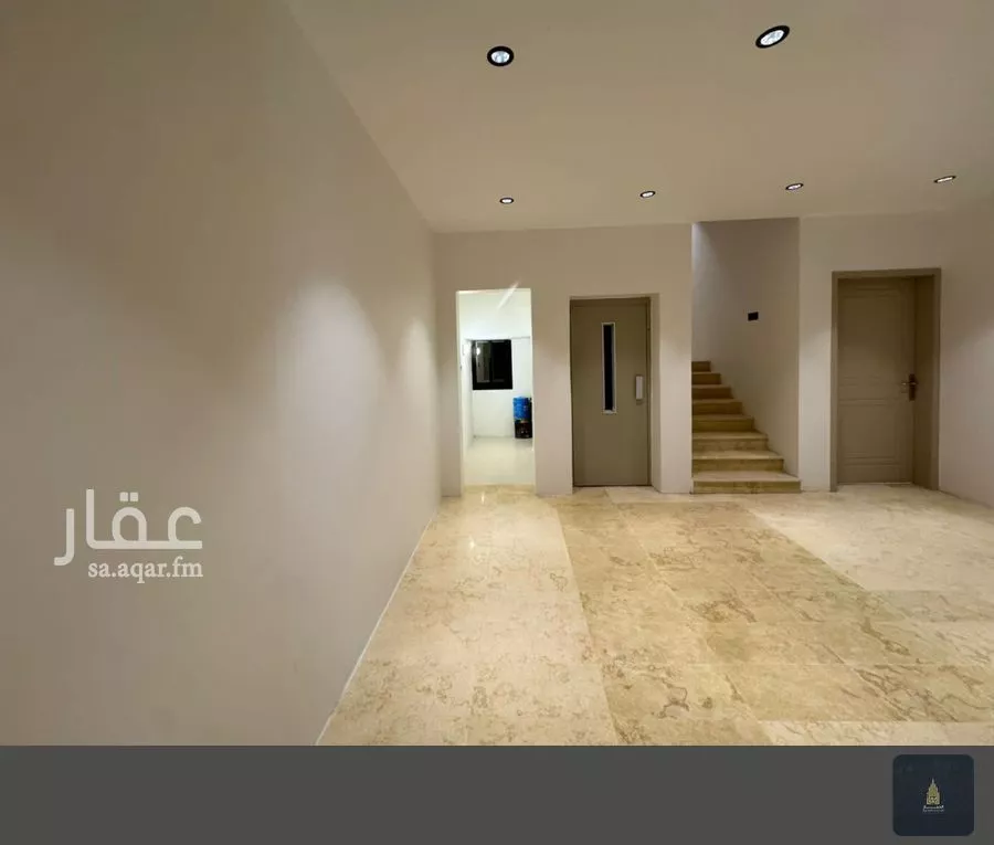 عمارة 517 م² في الملك فهد 5