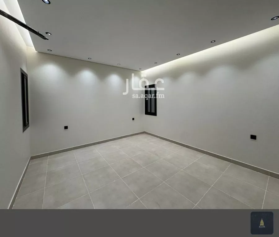 عمارة 592 م² في الملك فهد 2