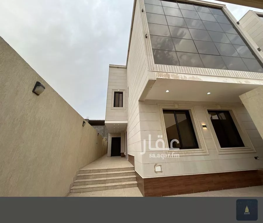 فيلا 9 غرف في الملك فهد 1