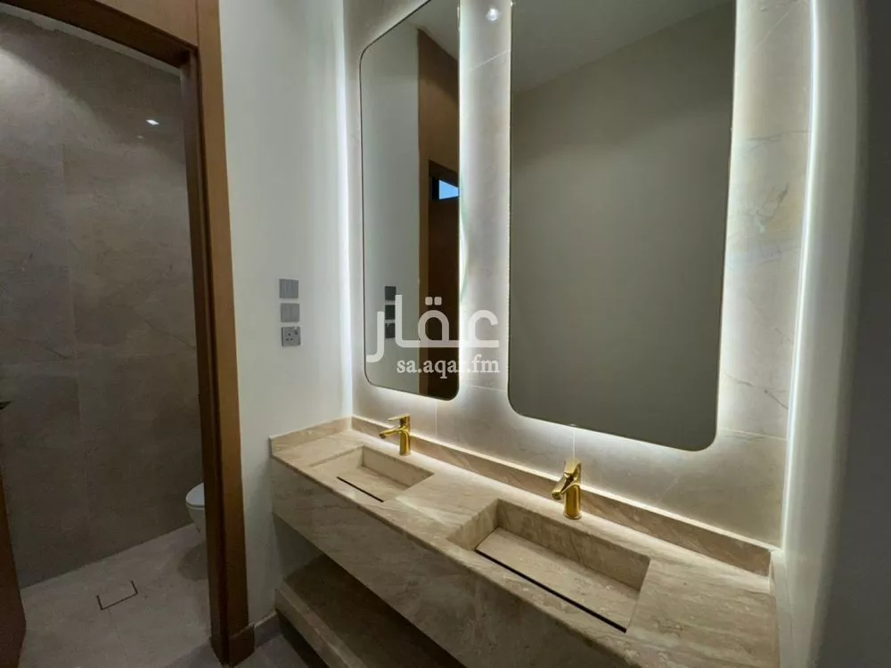 فيلا 6 غرف في الملك فهد 4