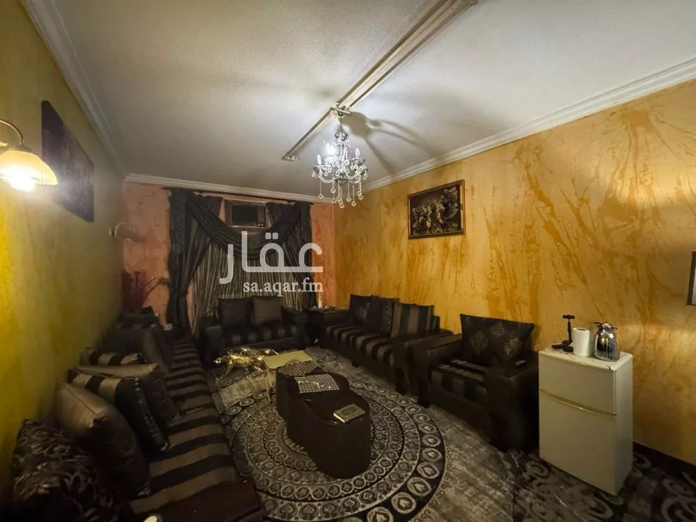 فيلا 7 غرف في الملك فهد 3