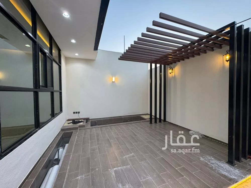 فيلا 8 غرف في الملك فهد 2