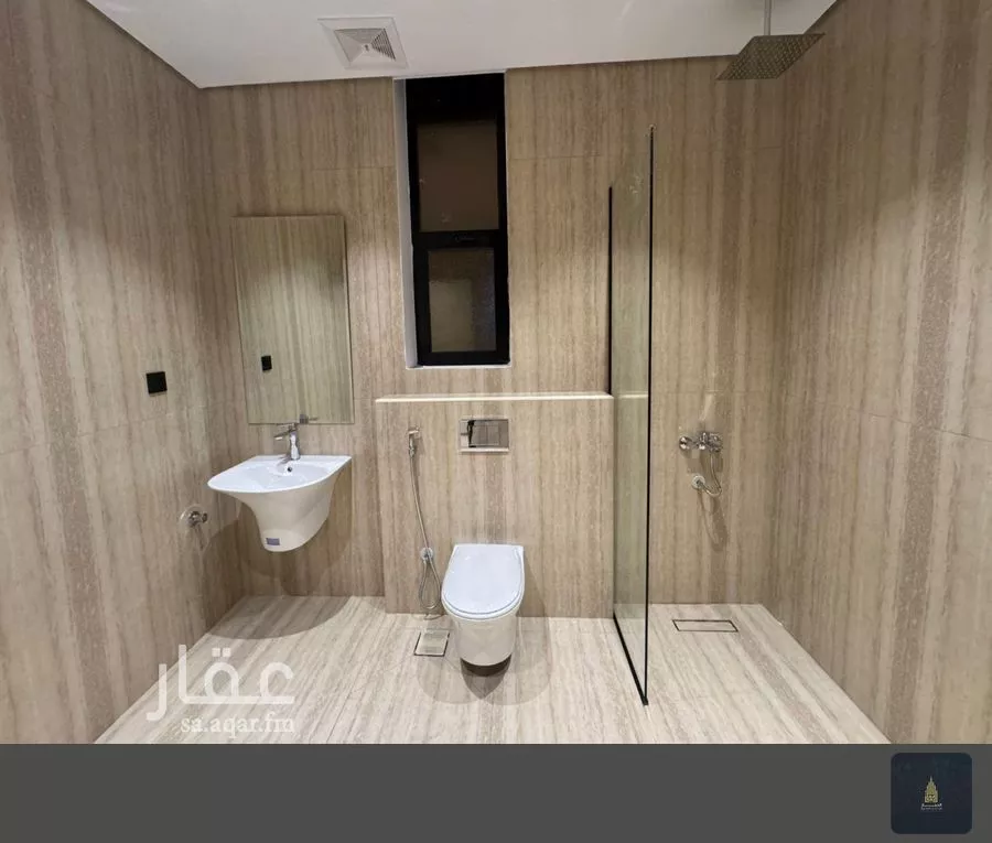 فيلا 9 غرف في الملك فهد 3