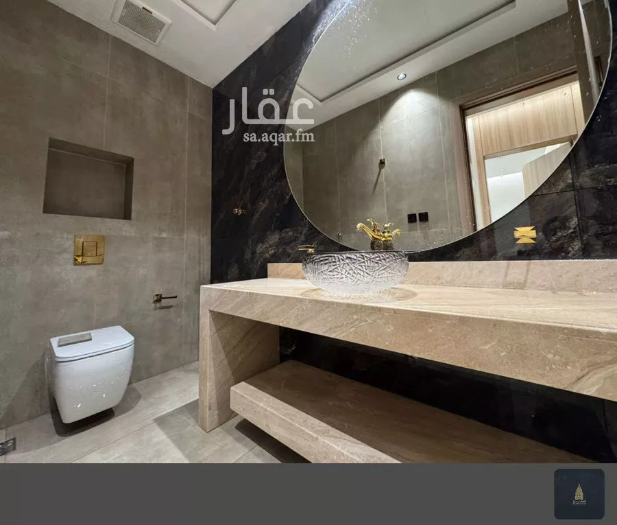 فيلا 7 غرف في الملك فهد 5