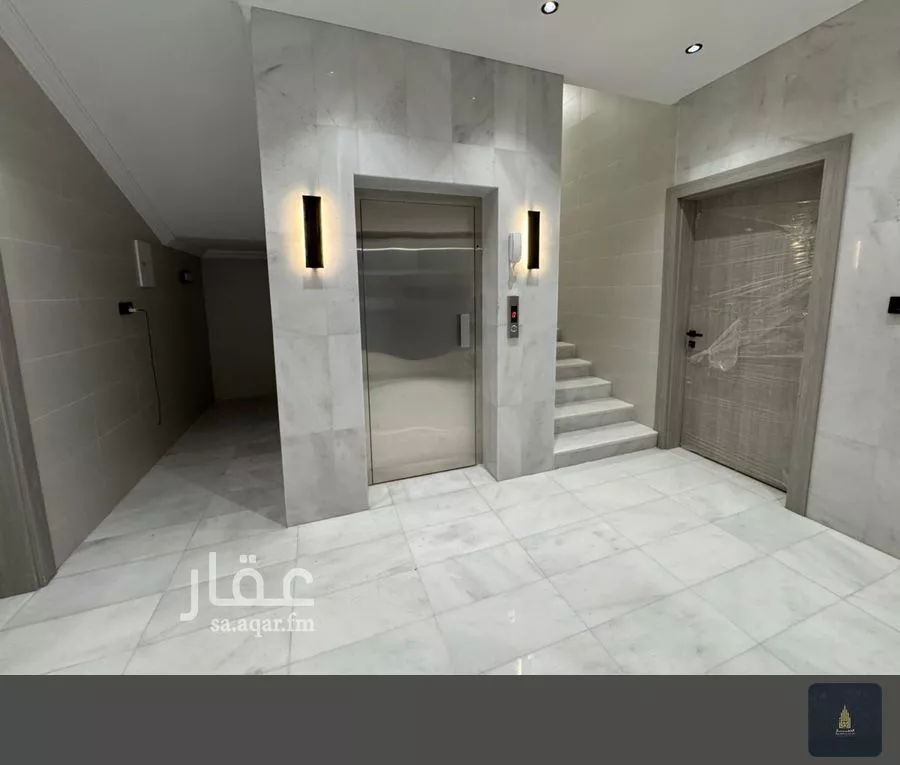 عمارة 592 م² في الملك فهد 3