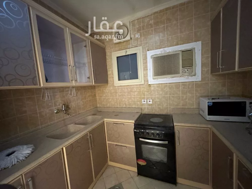 شقة 4 غرف في الحمراء و ام الجود 1