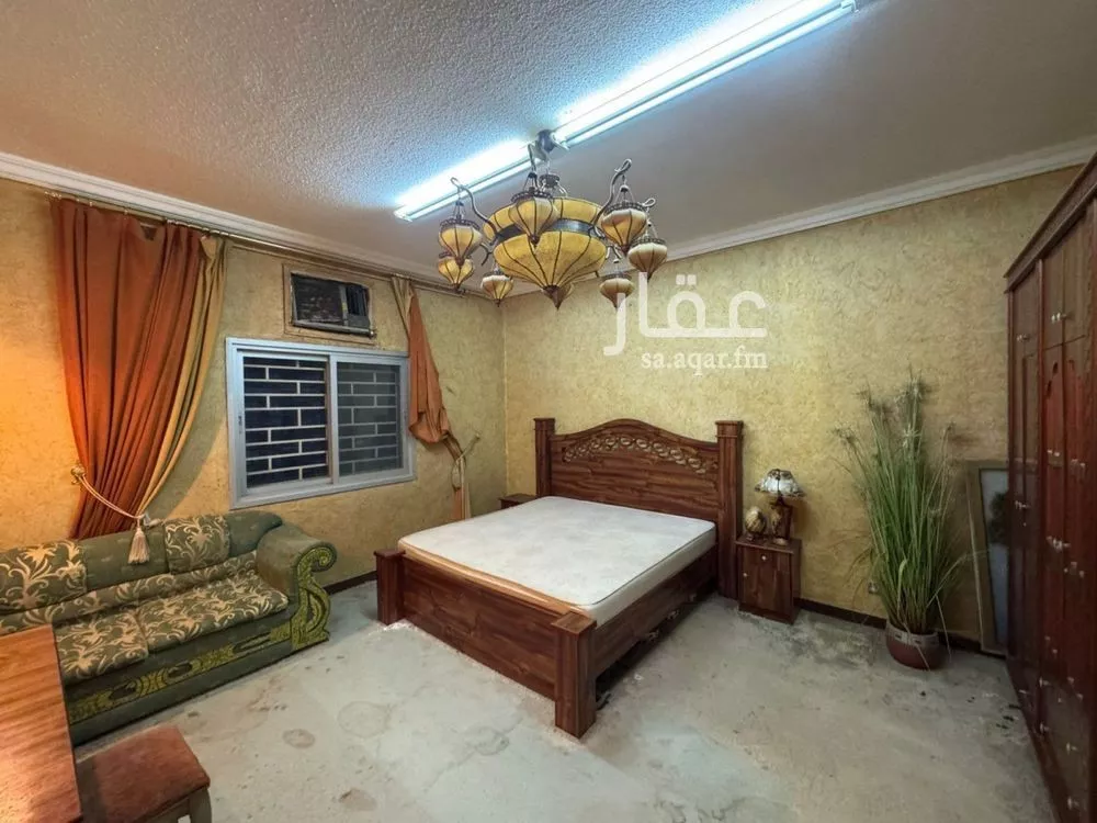 فيلا 7 غرف في الملك فهد 4