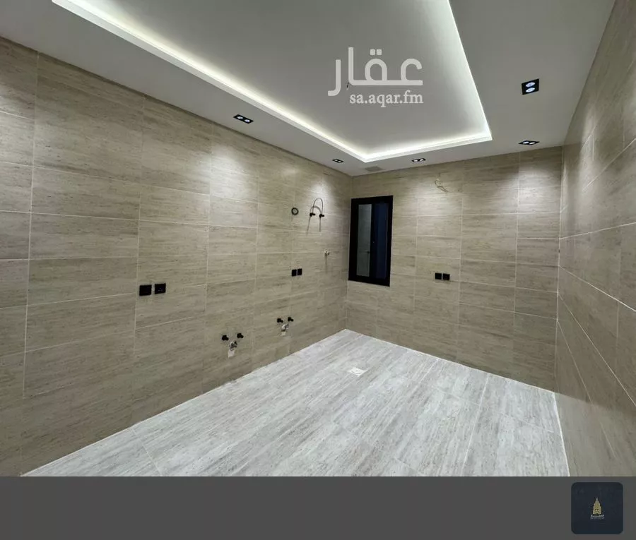 عمارة 429 م² في الملك فهد 5