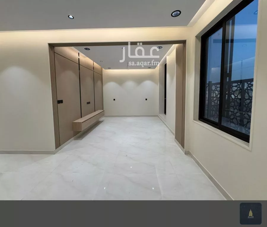 6 bedroom apartment in King Fahd 1