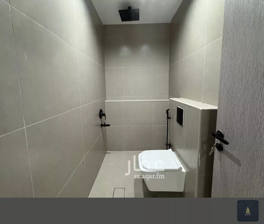 فيلا 7 غرف في الملك فهد 2