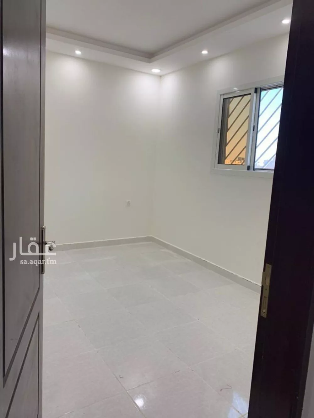 شقة 1 غرف في الخليج 4