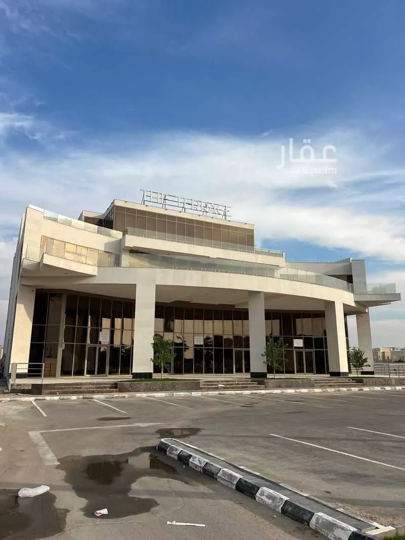 4 bedroom office in Ash Shati Al Gharbi, Eastern Province 6