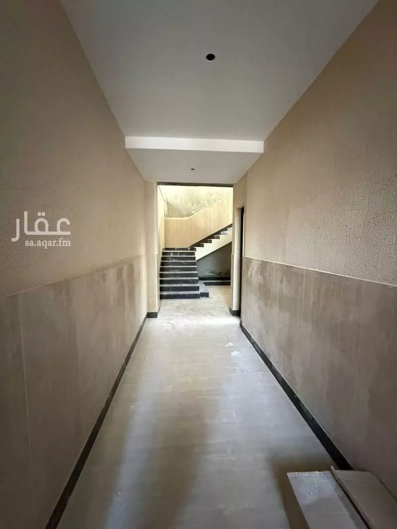 مكتب 250 م² في العليا 3