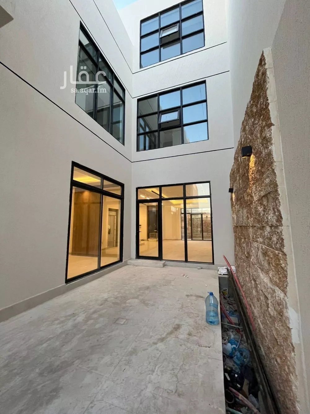 فيلا 6 غرف في المهدية 5