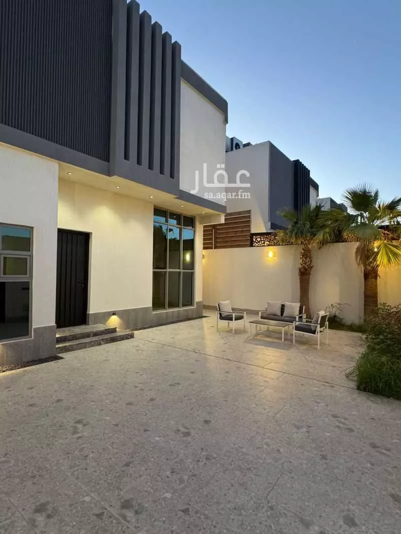 5 bedroom villa in Al Qusur 5