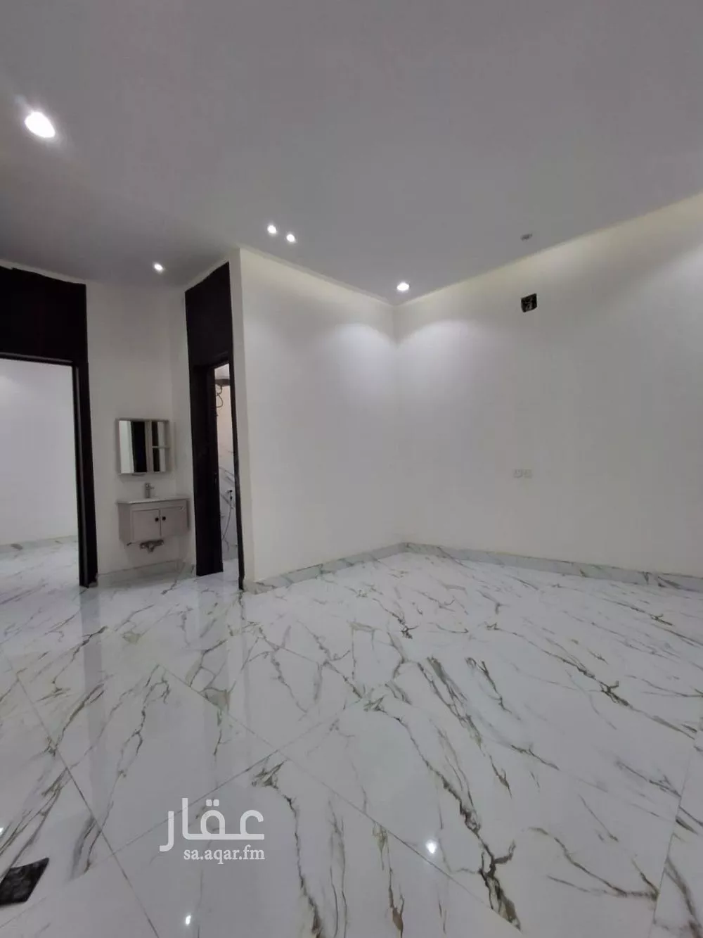 دوبلكس 6 غرف في العريجاء الغربية 3