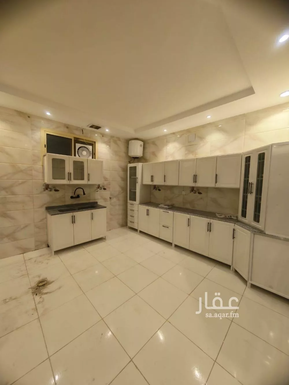 4 bedroom floor in Al Aridh 3