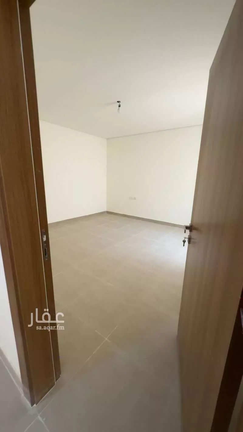 فيلا 4 غرف في العارض 3