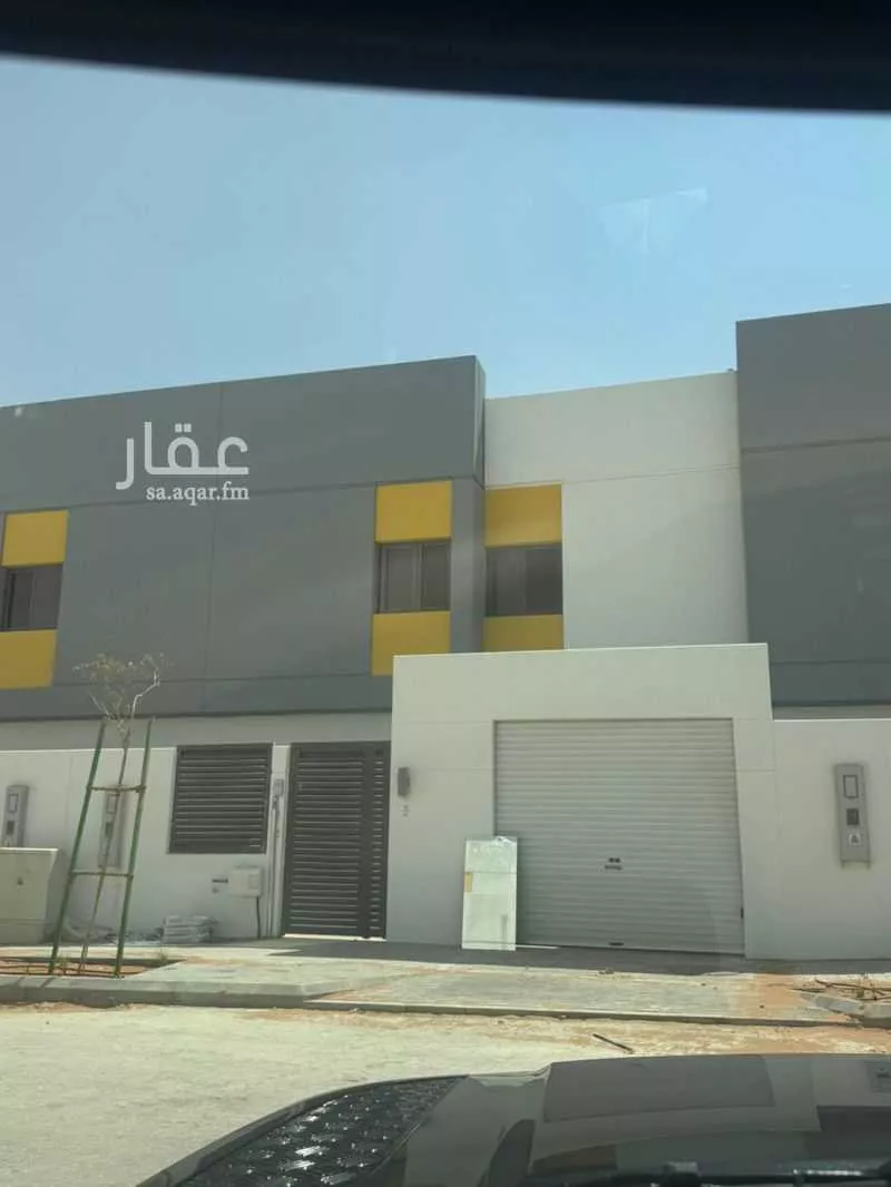 فيلا 3 غرف في العارض