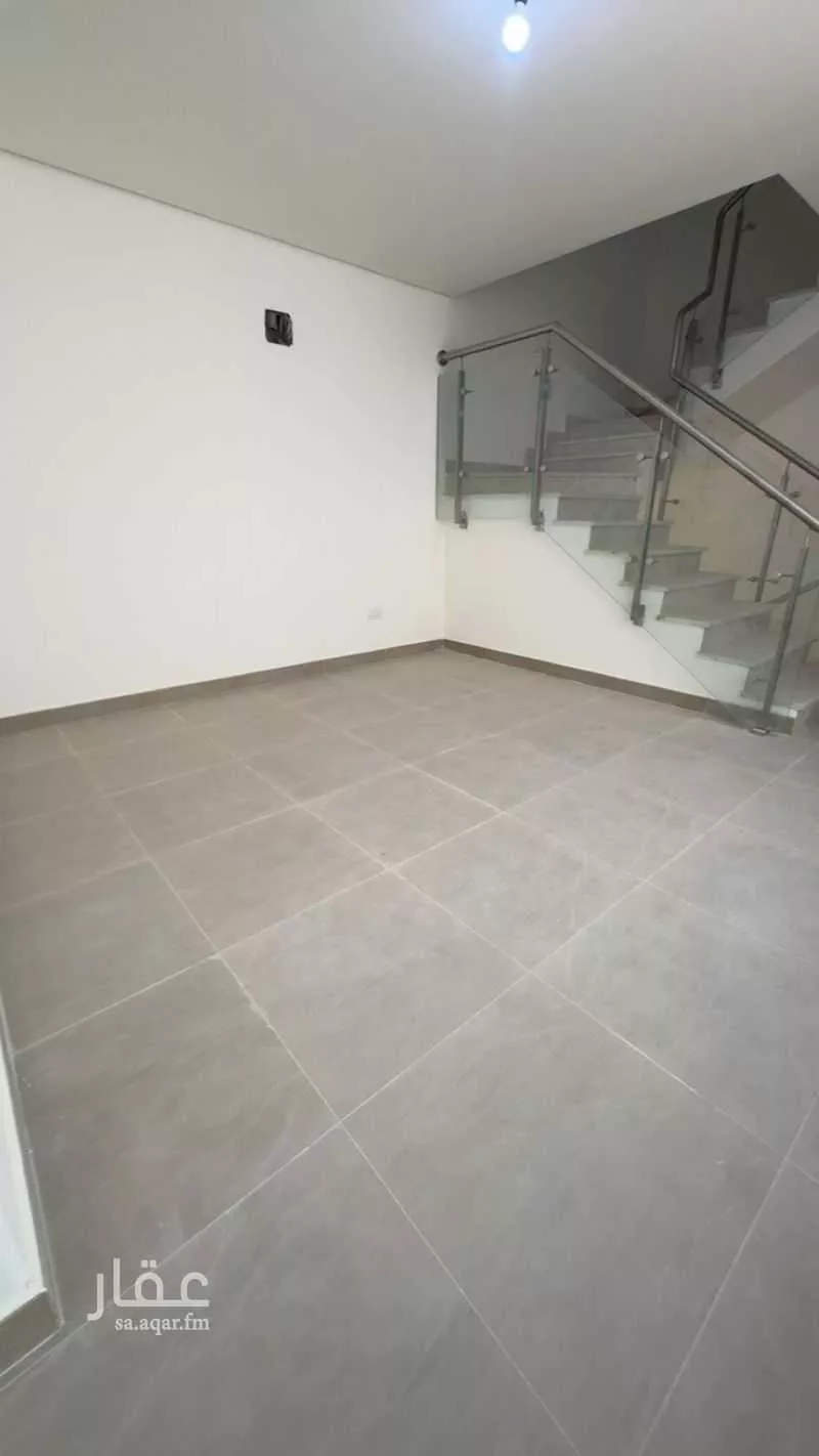 فيلا 4 غرف في العارض 2