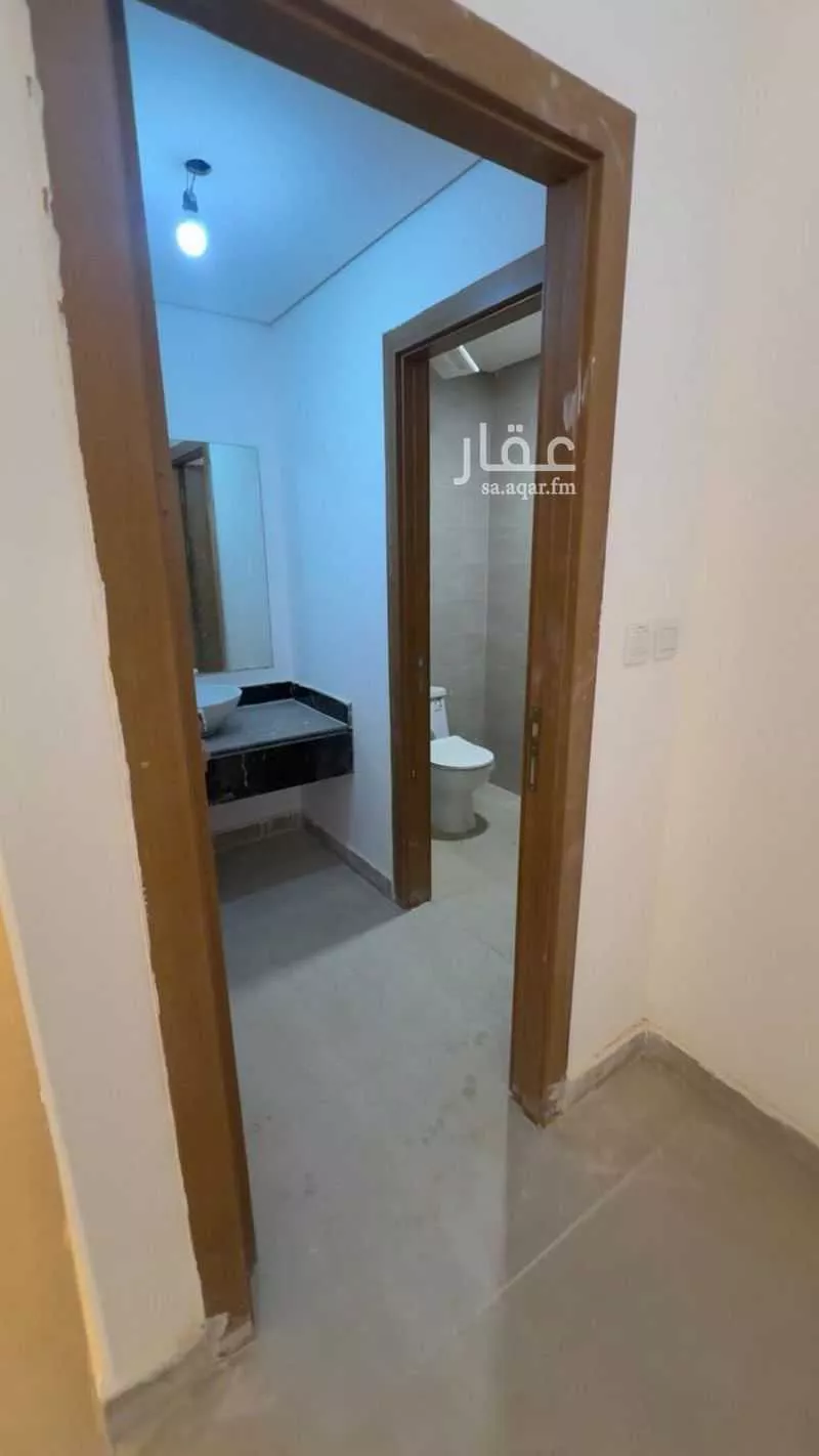 فيلا 5 غرف في العارض 4