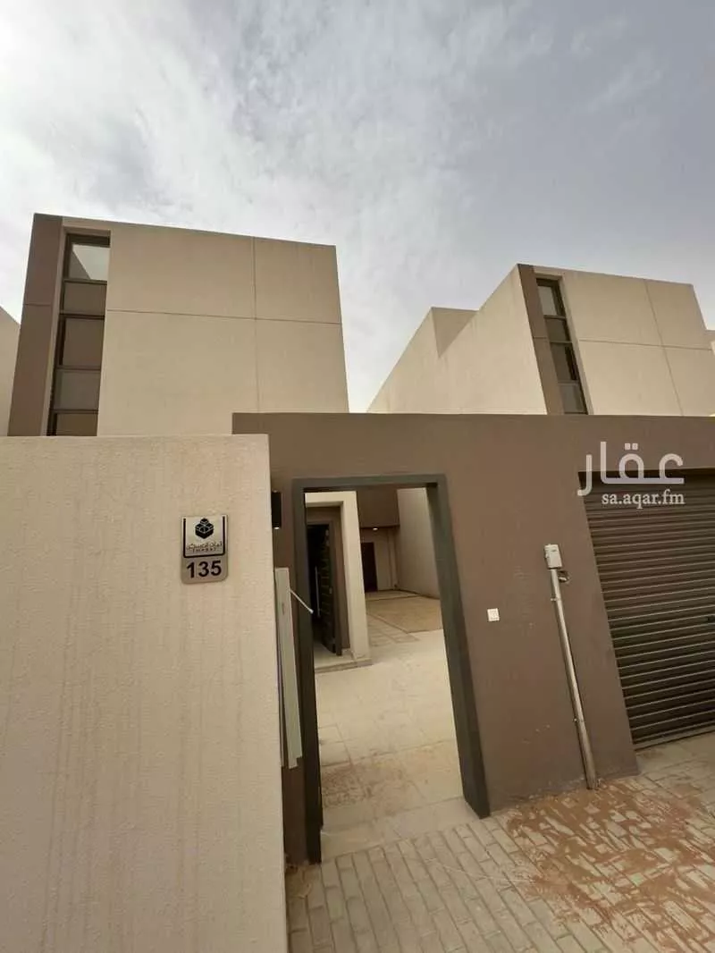 5 bedroom villa in Riyadh 1