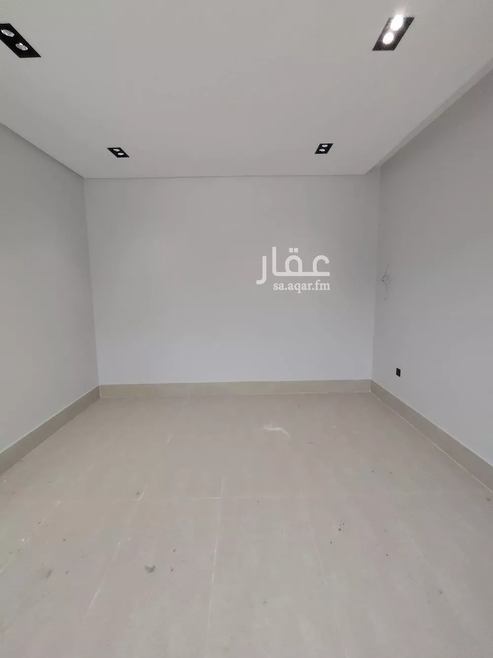 فيلا 5 غرف في عكاظ 3