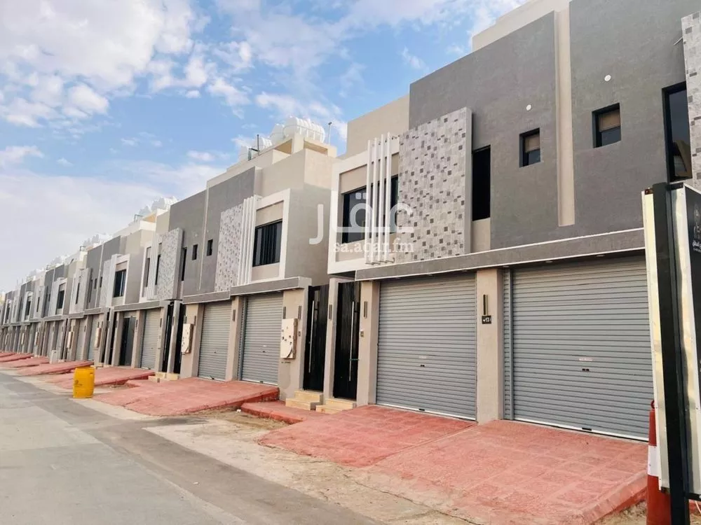 فيلا 4 غرف في طيبة 1