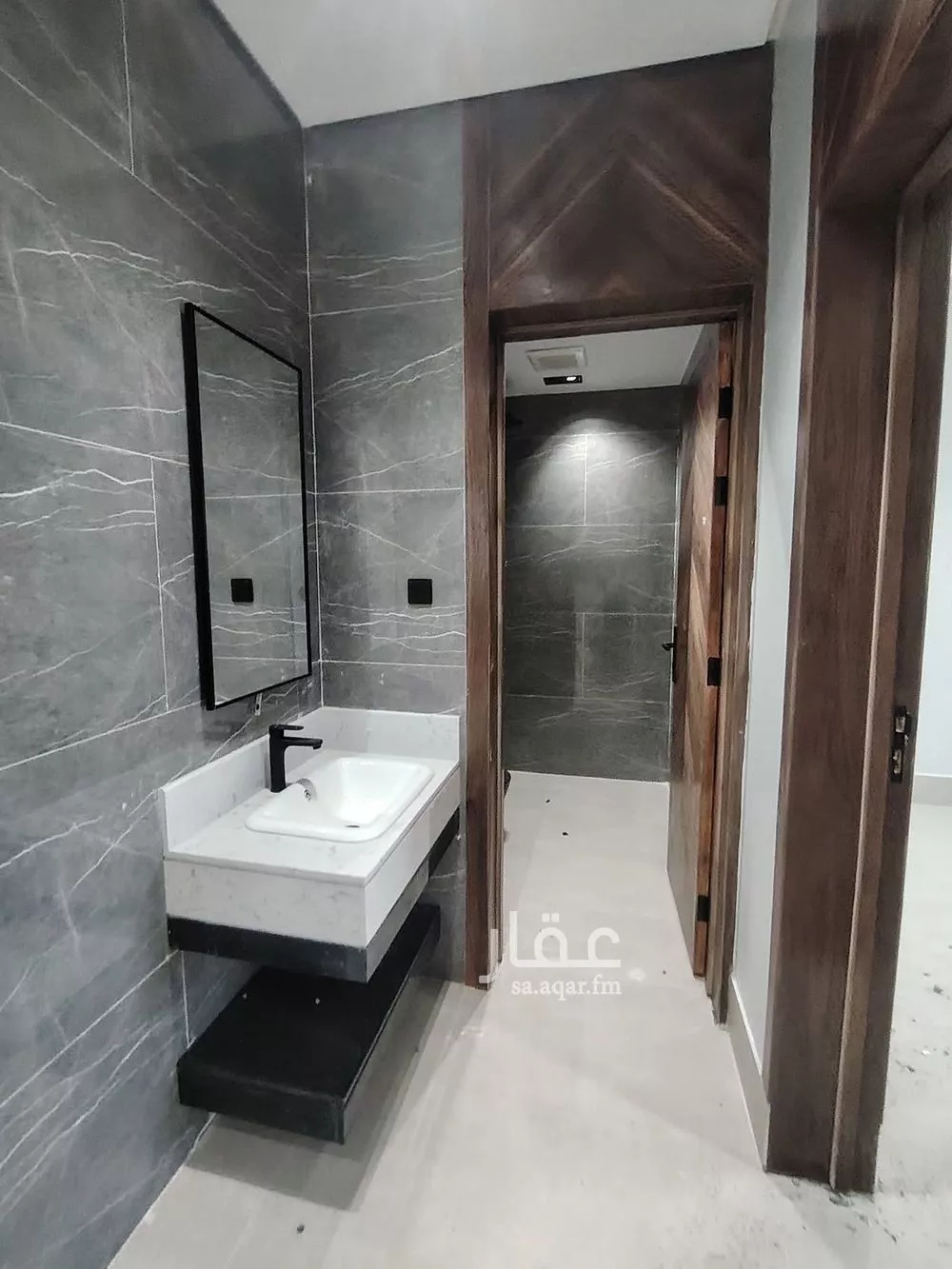 فيلا 5 غرف في عكاظ 4