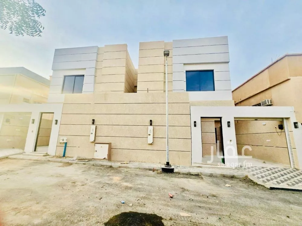 6 bedroom villa in Al Zahrah 4