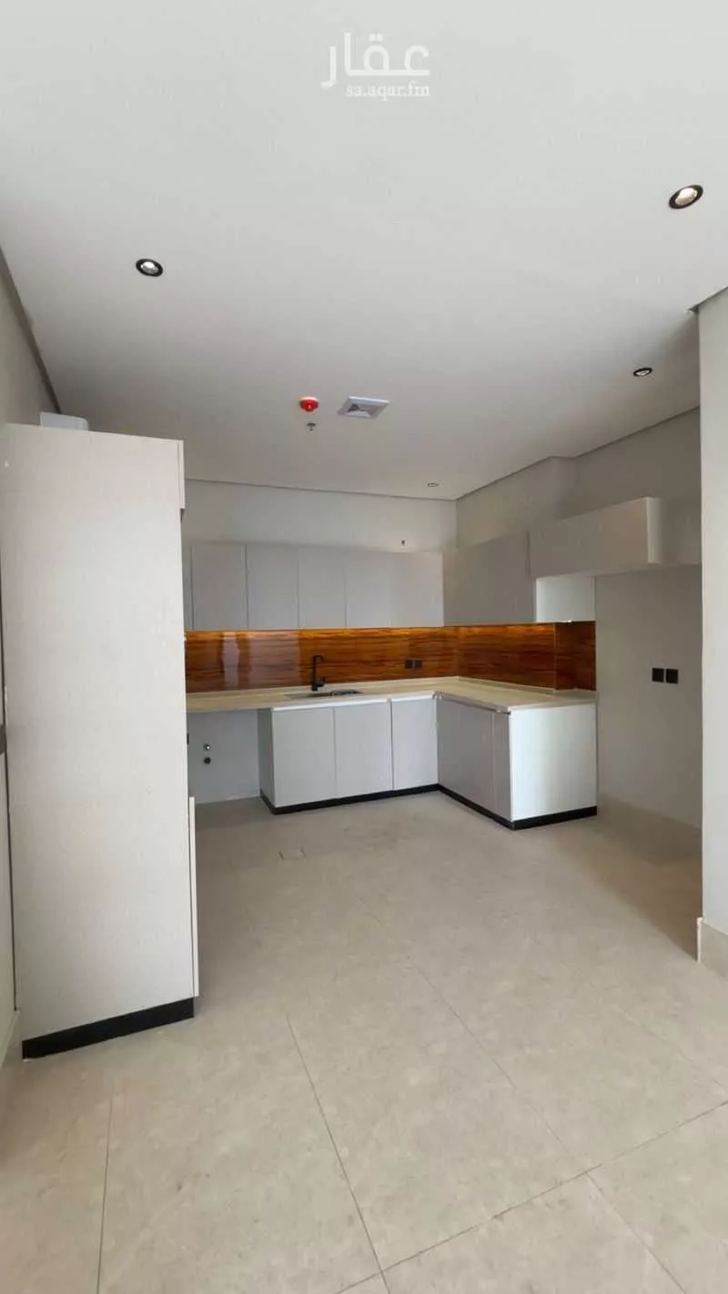 شقة 8 غرف في ضاحية الملك فهد، الدمام 4