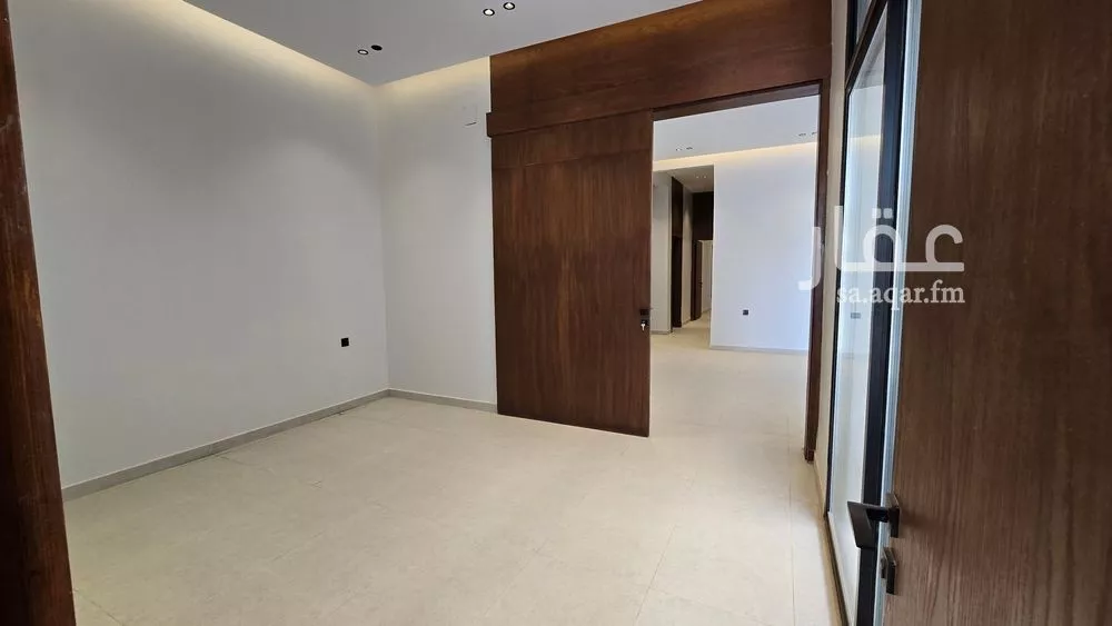 3 bedroom floor in Al Janadriyah 4