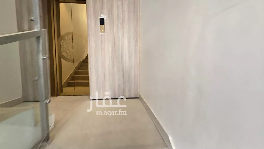 3 bedroom floor in Al Janadriyah 2