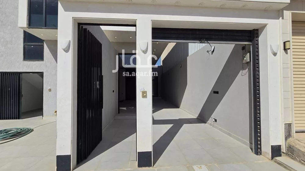 3 bedroom floor in Al Janadriyah 1