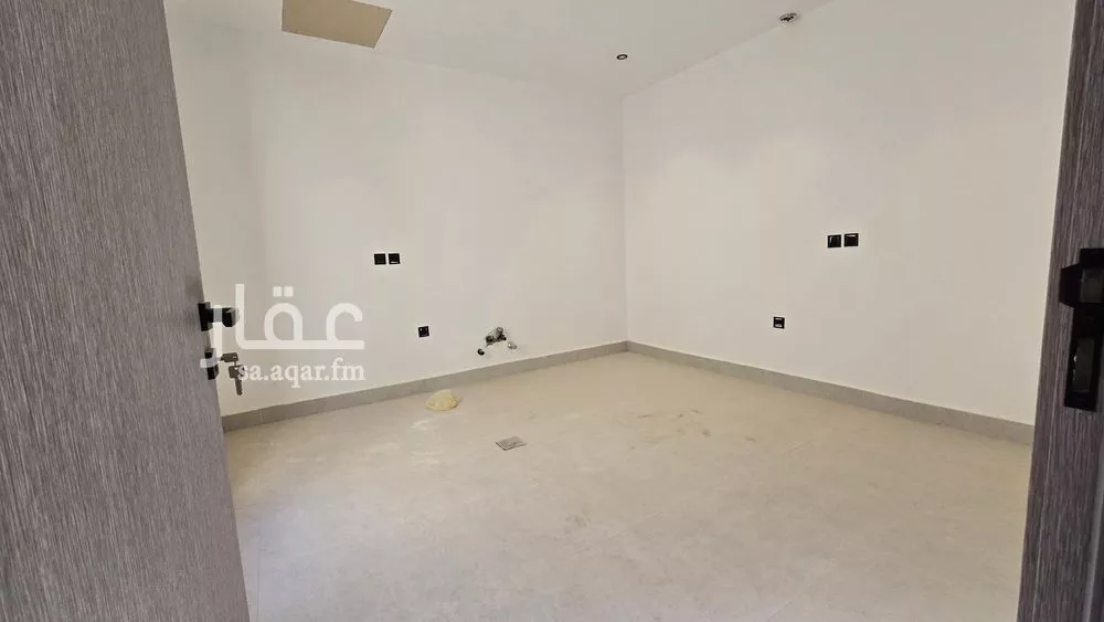 3 bedroom floor in Al Janadriyah 5
