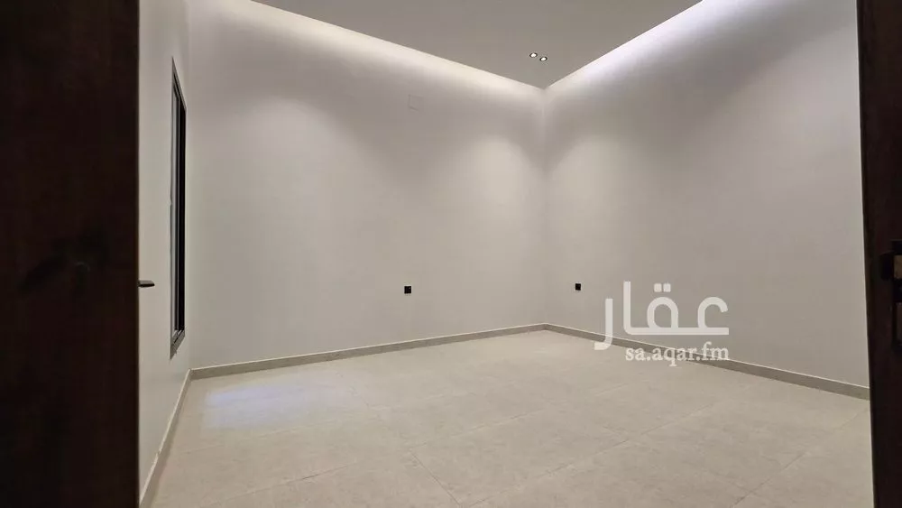 3 bedroom floor in Al Janadriyah 5
