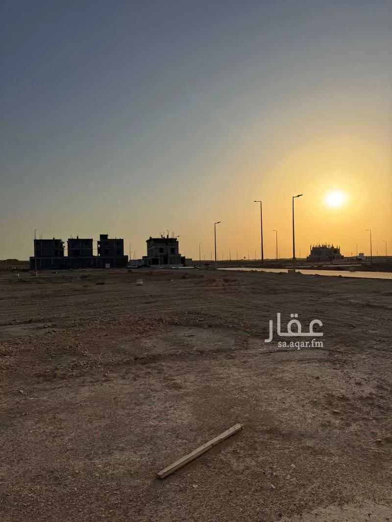 أرض 299 م² في الشرق 4