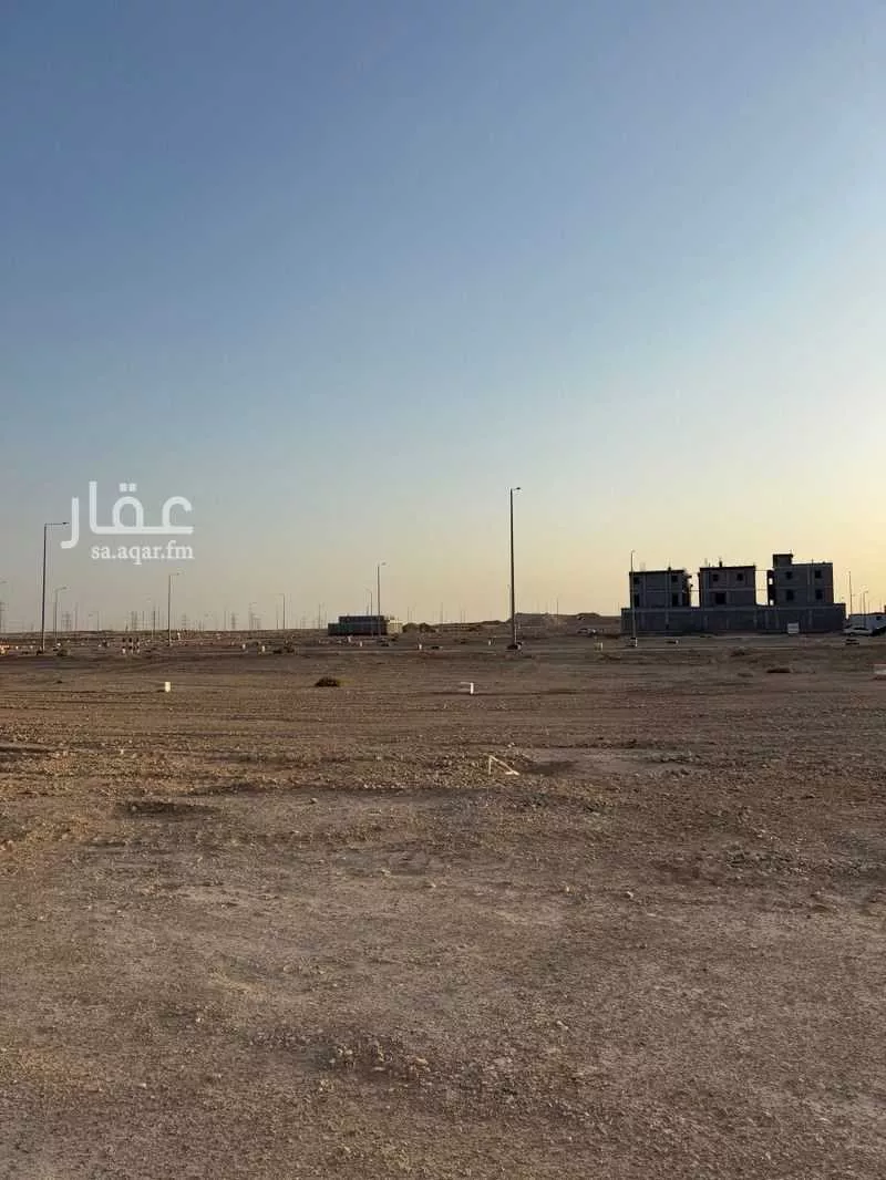 أرض 299 م² في الشرق 3
