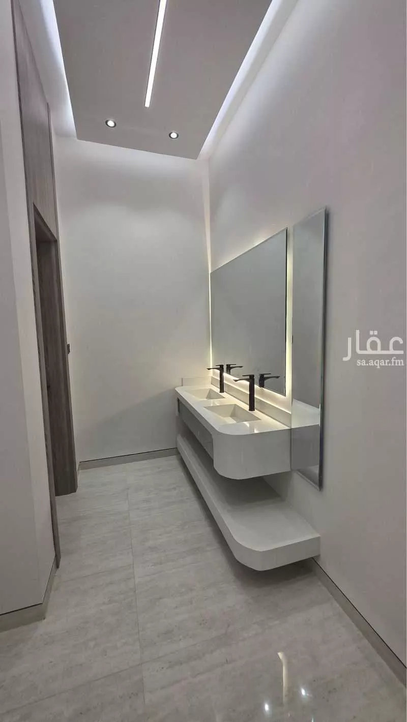 فيلا 7 غرف في النظيم 3