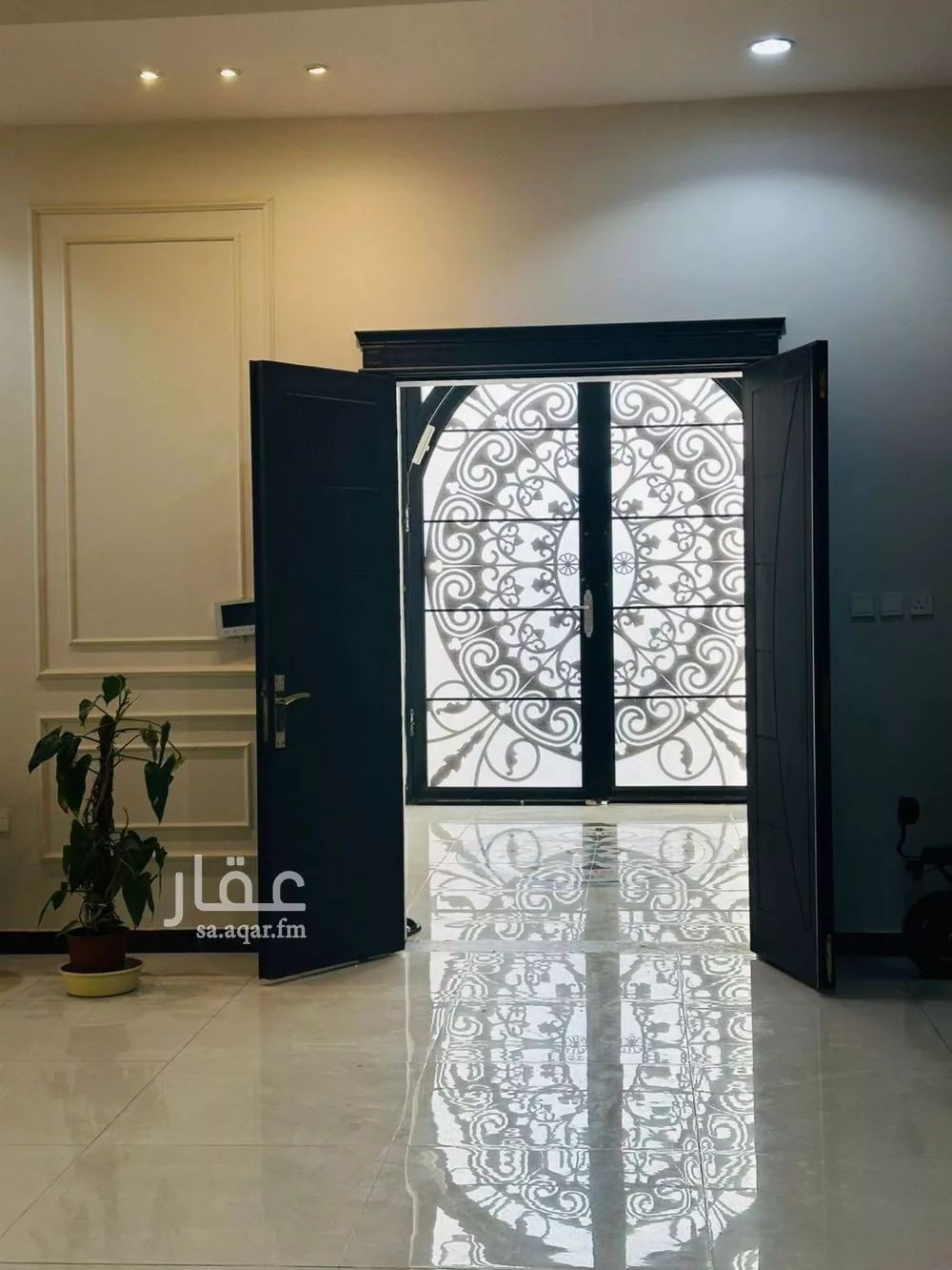 شقة 6 غرف في الرمال 4