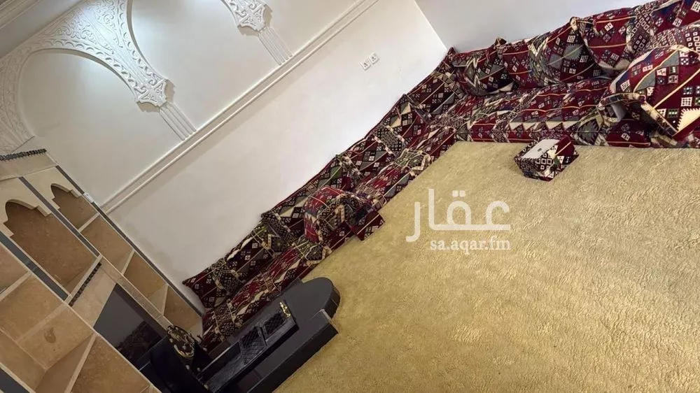 5 bedroom villa in Al Janadriyah 3