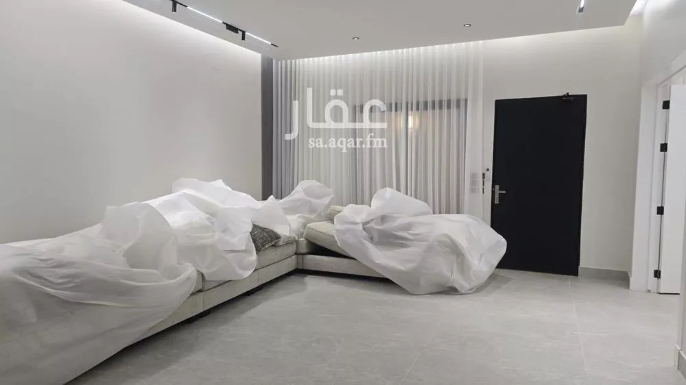 6 bedroom villa in Al Yarmouk 2